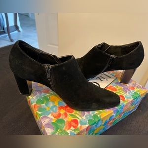 Liz Cole Black suede ankle booties with triple button detail. Size 8.